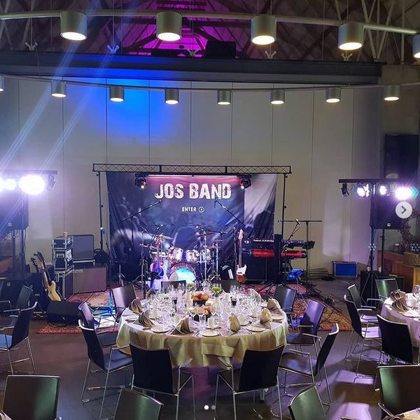 JOS Band sceneopsætning i stor sal