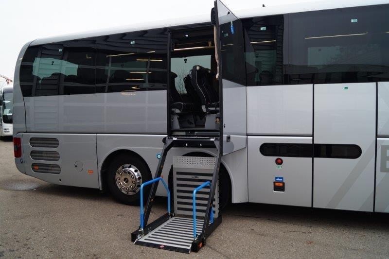 Handicap indgang til bus - Hjallese minibus